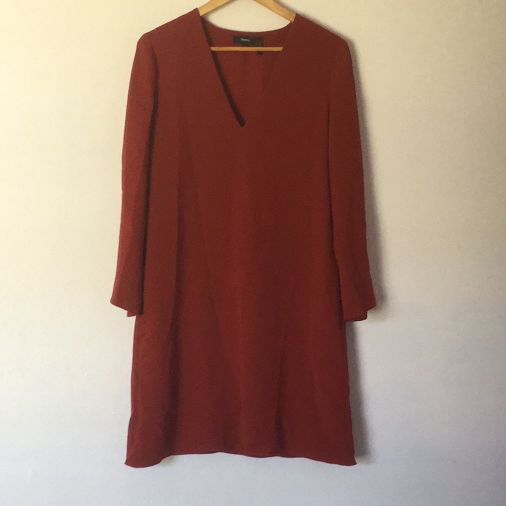NWOT Theory flutter sleeve deep v dress/ pockets